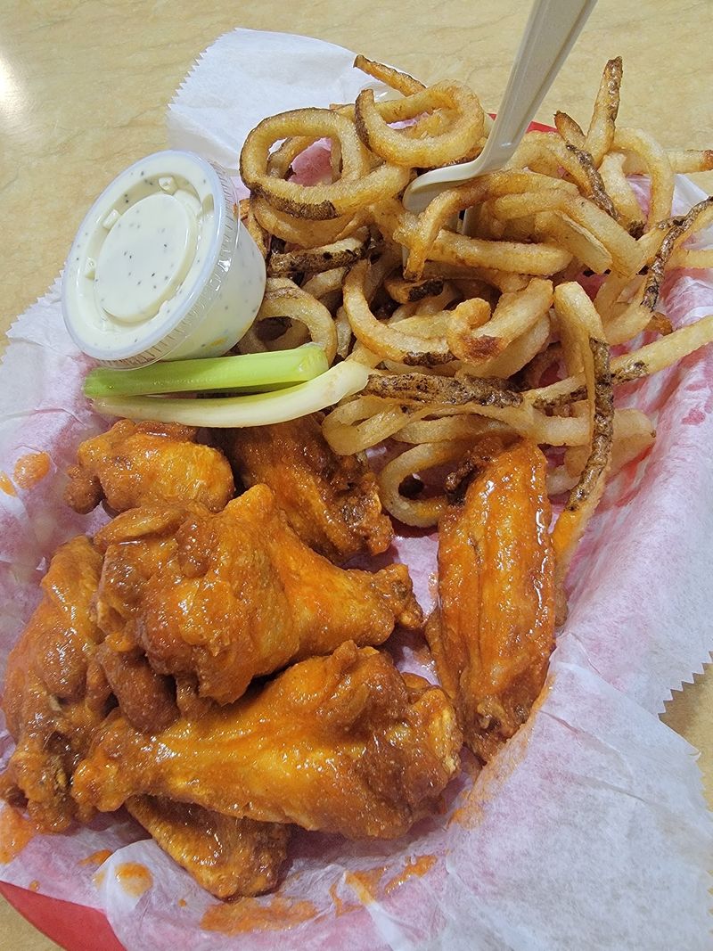 Flyers Wings & Grill - Orlando