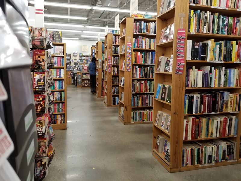 Shelves That Reward Curious Readers