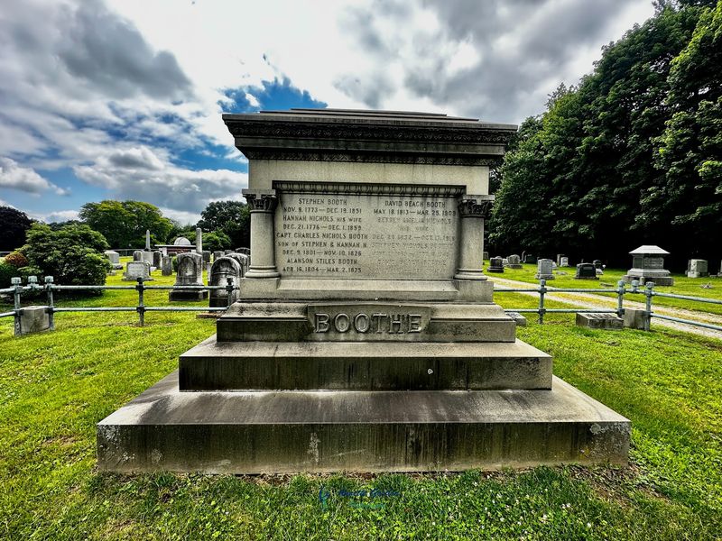 The Family Cemetery Beside the Lawns