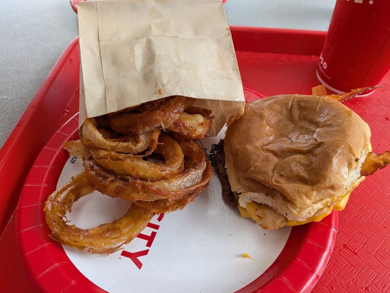 Onion Rings That Bring the Crunchy Backup Band