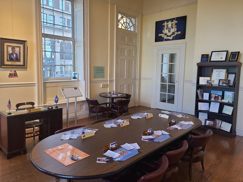 A Governor's Office with Younger Ideas