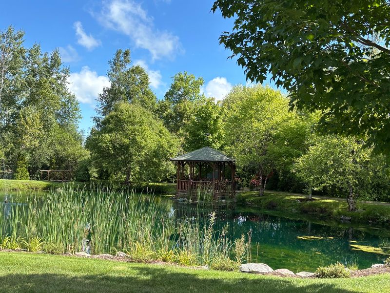 Gardens Worth Slowing Down For