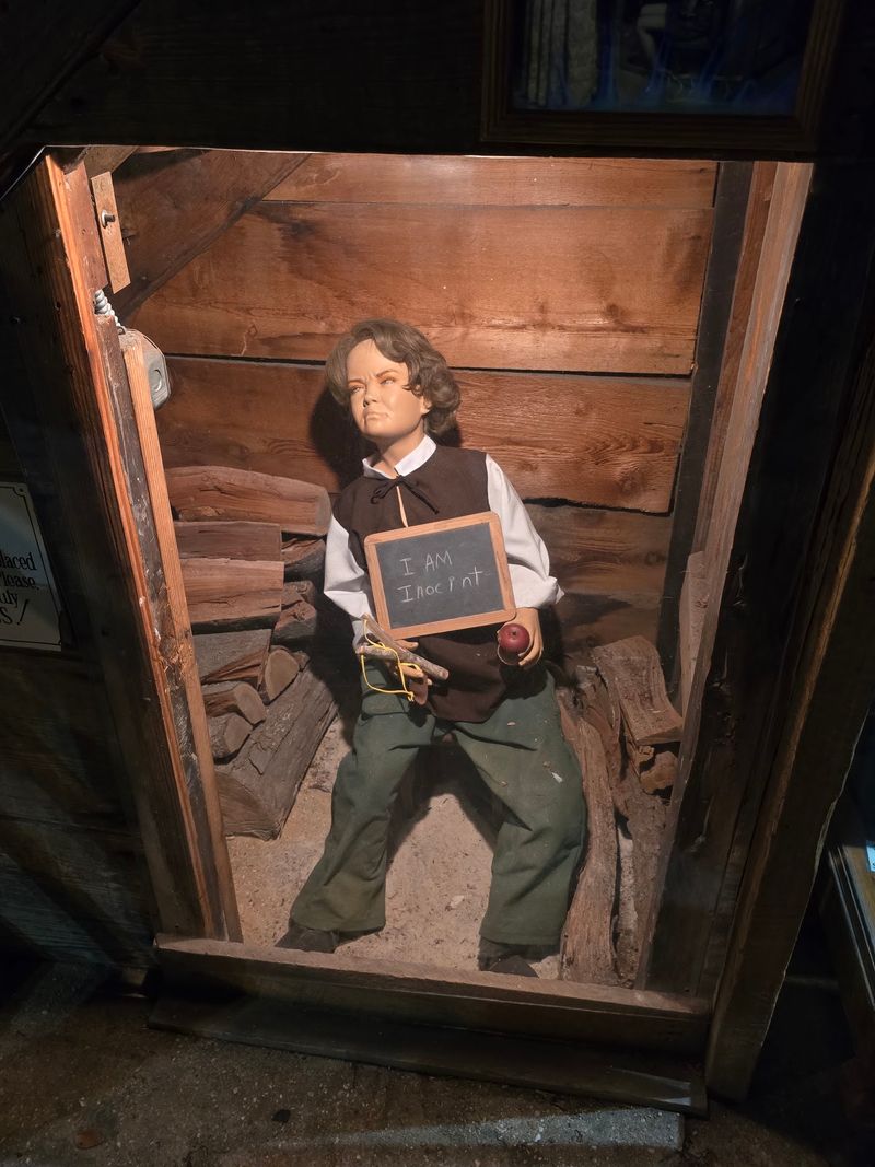 A Small Space With a Strict Story