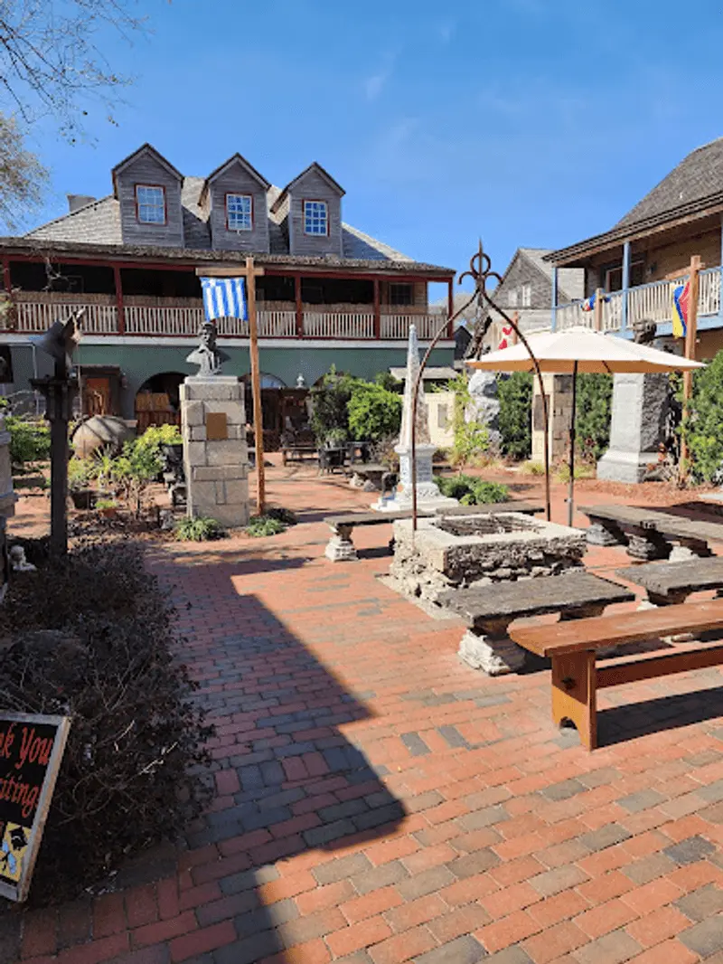 A Garden That Slows the Visit