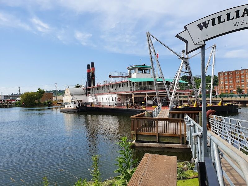 Boats Tell Working Stories