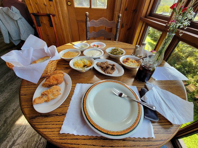 Family-Style Plates That Keep Circling Back