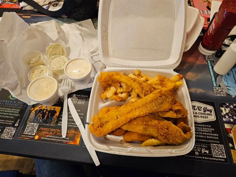 Hot-Dip Chicken Gives Seafood Fans Some Competition