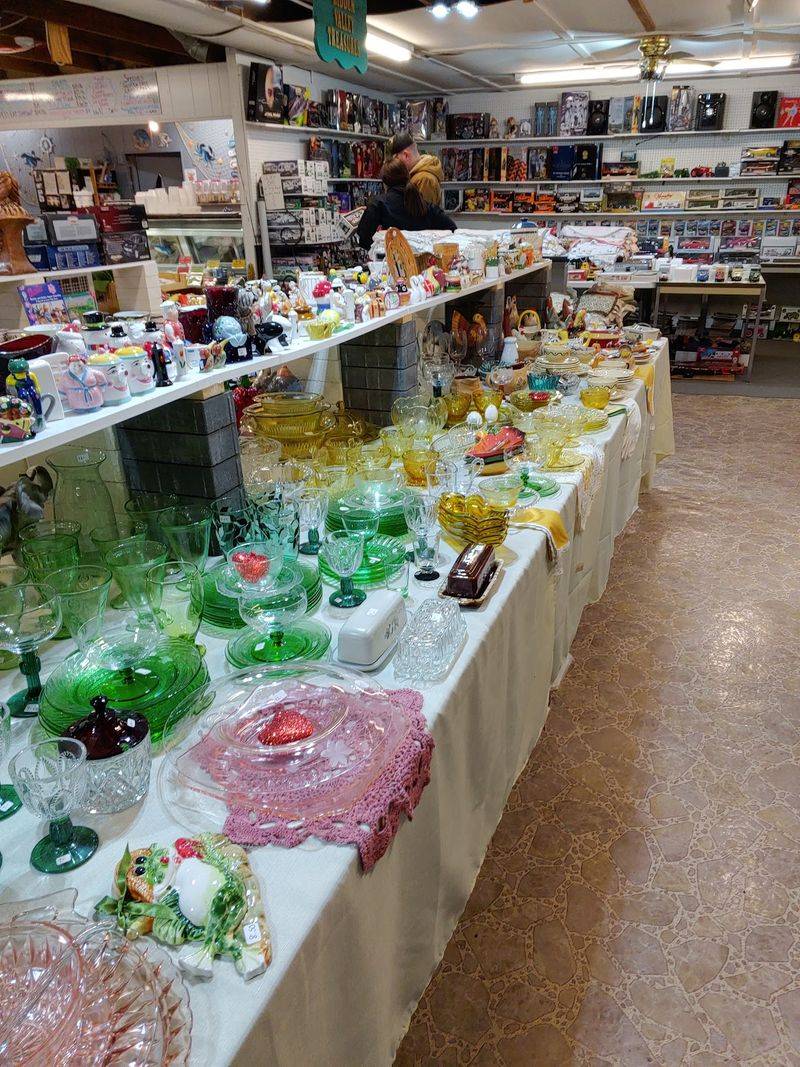 Step Inside the Antique Market