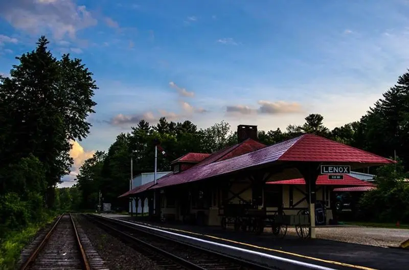 A Fall Morning That Feels Made for Rail Travel