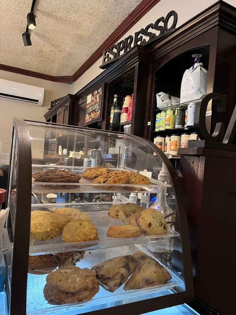 A Cafe That Turns Browsing Into A Break