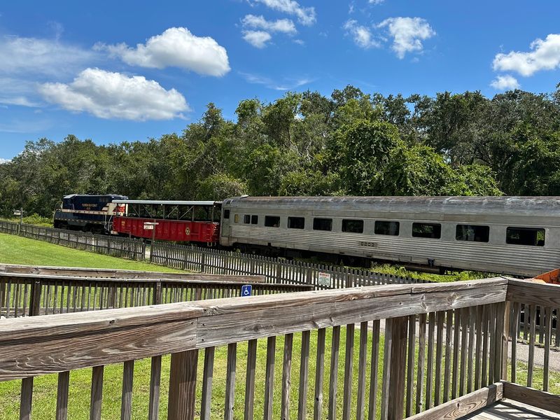 A Florida Train Ride That Takes You Beyond The Theme Parks