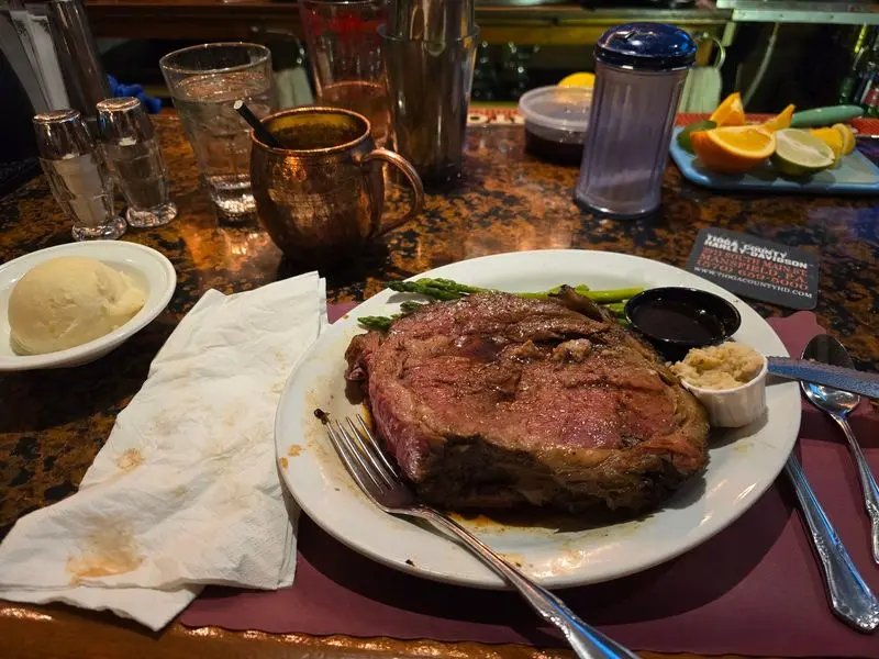 The Prime Rib That Gives Regulars a Reason to Return