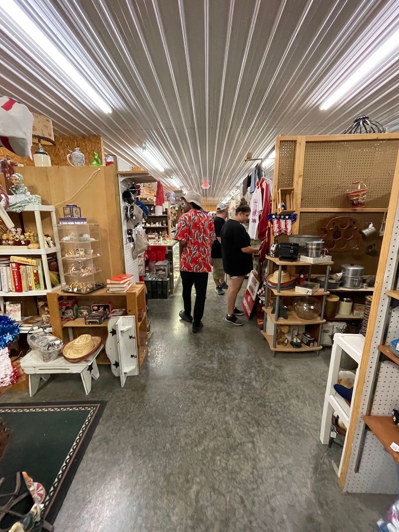 A Warm Refuge For Curious Shoppers - Shenandoah Valley Flea Market