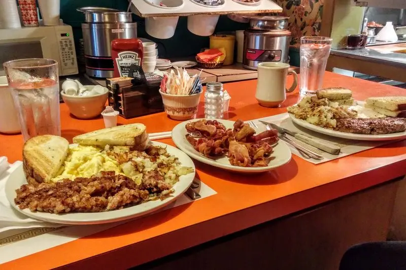 Quick Service When the Room Is Full