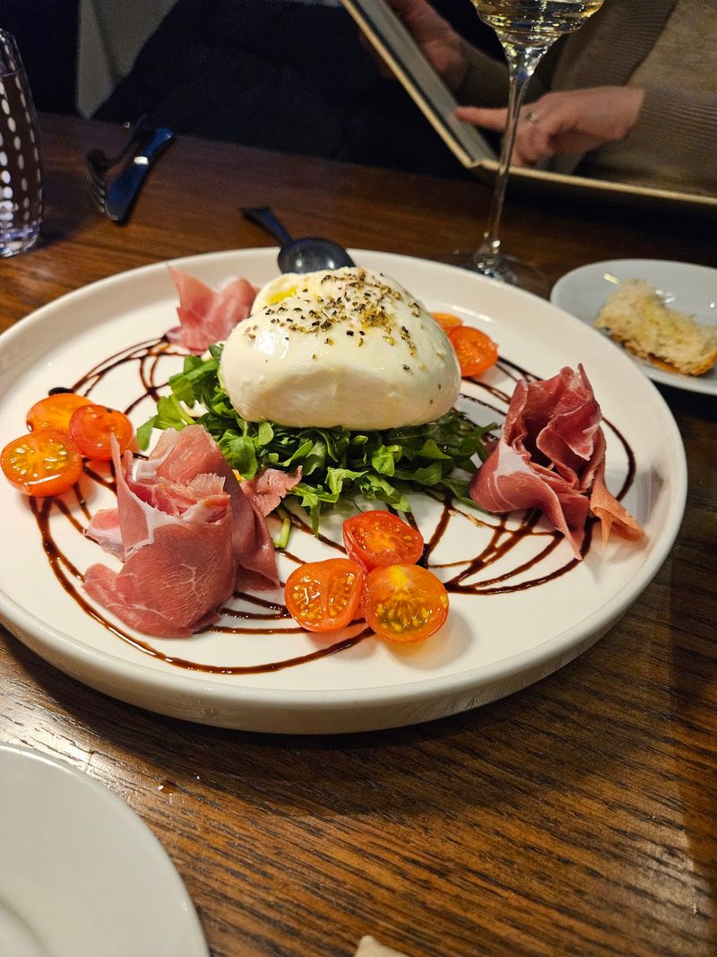 Service That Makes the Meal Shine