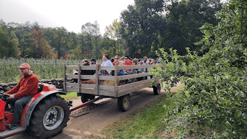 Hayrides That Make the Farm Feel Bigger