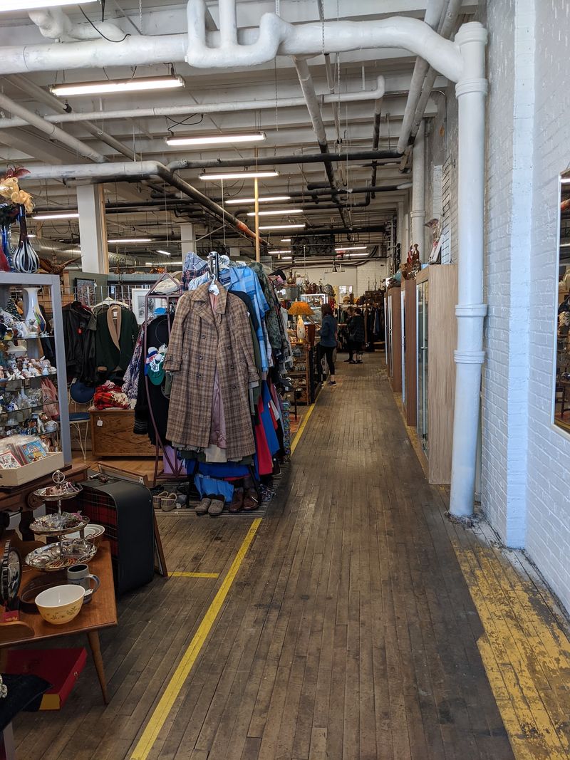 Vintage Clothing and Jewelry With Personality