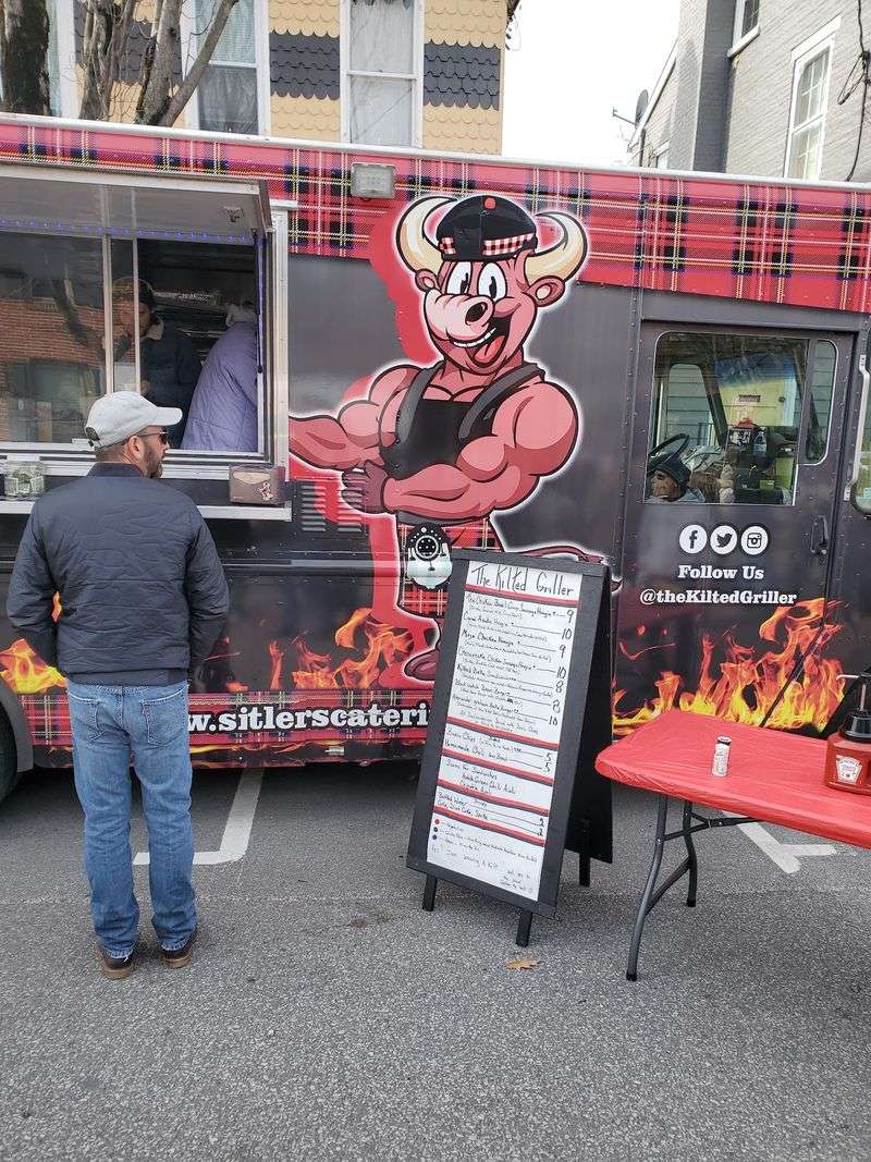 Food Trucks That Turn Shopping Into Supper