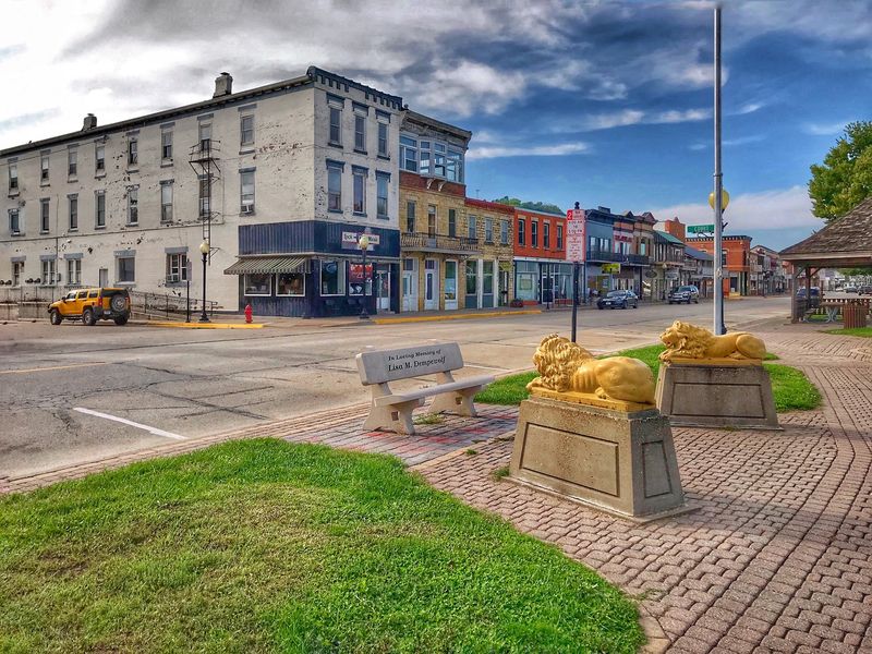 Downtown Stops With River-Town Personality