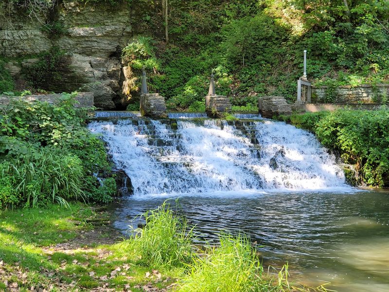 Siewers Spring Falls Trail - Decorah