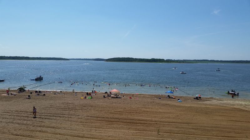 Whitebreast Beach &ndash; Lake Red Rock