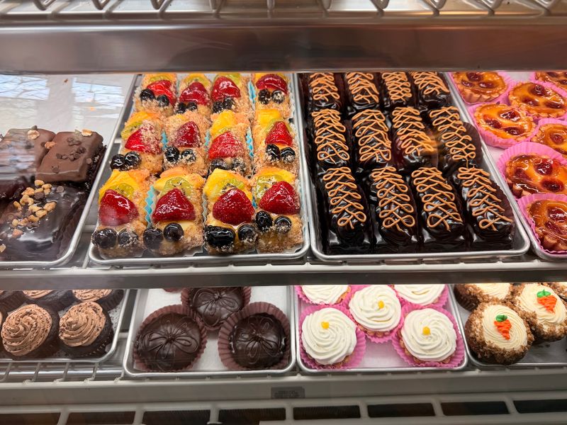 Marjolaine Pastry Shop, New Haven, New Haven County