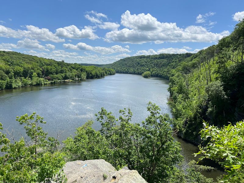 Lovers Leap Trail at Lovers Leap State Park