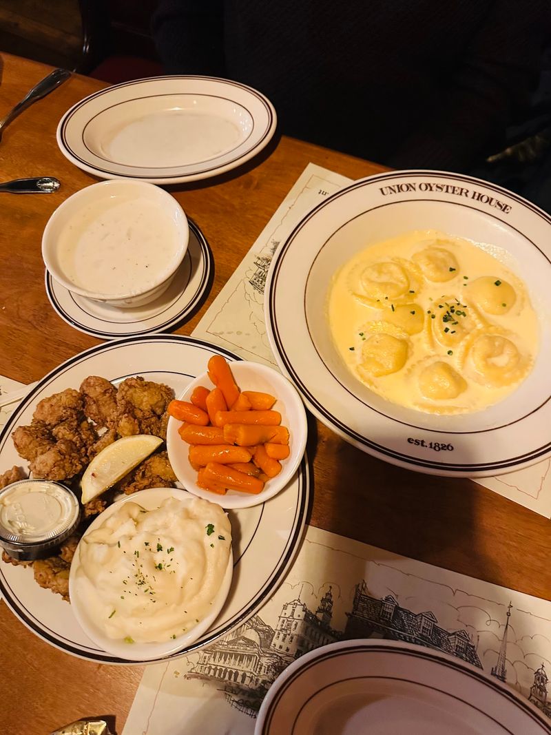 Clam Chowder: A Creamy Bowl of New England Comfort