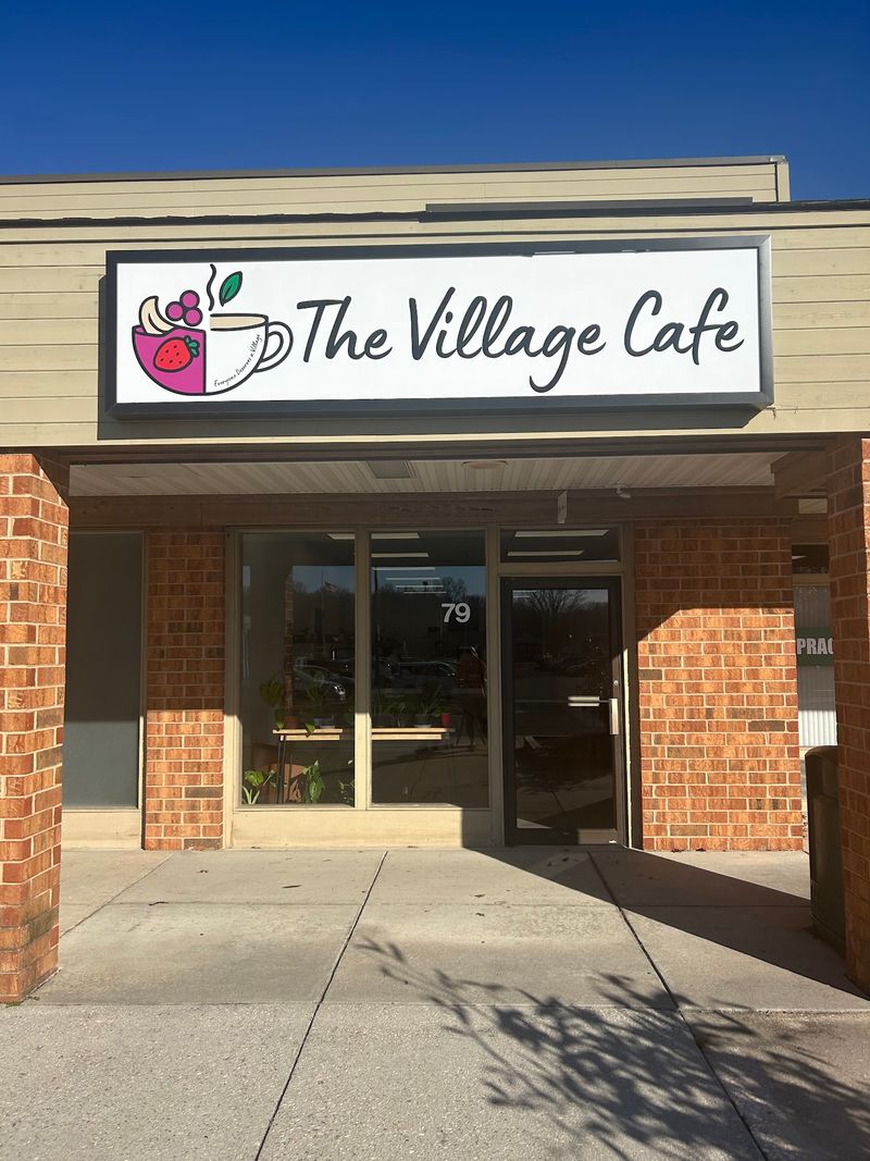 The Village Cafe in Dover: Pumpkin Pie Latte and Muffin