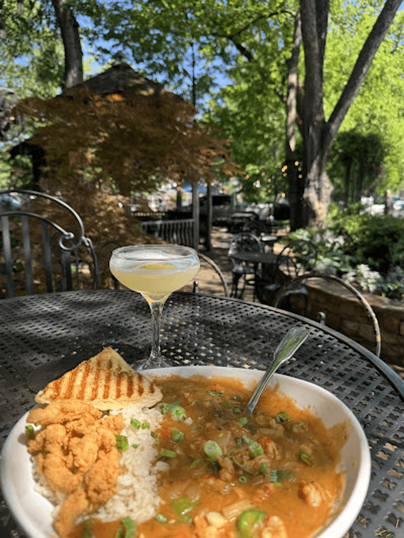 Outdoor Seating With A Playful Bayou Touch