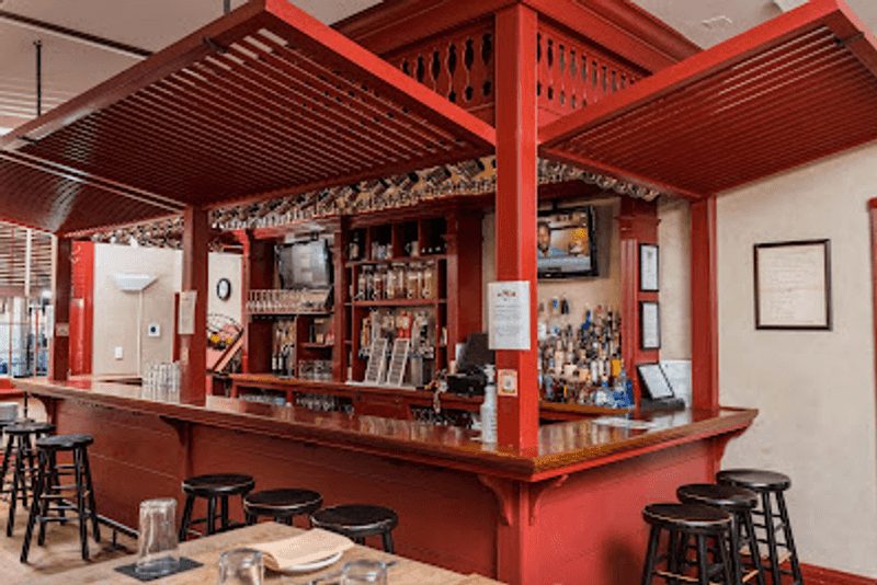 Historic Comfort on Main Street - Cantwell's Tavern