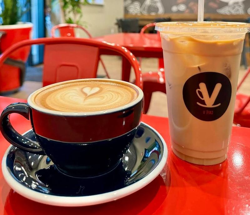Caf&eacute;-V - Annandale