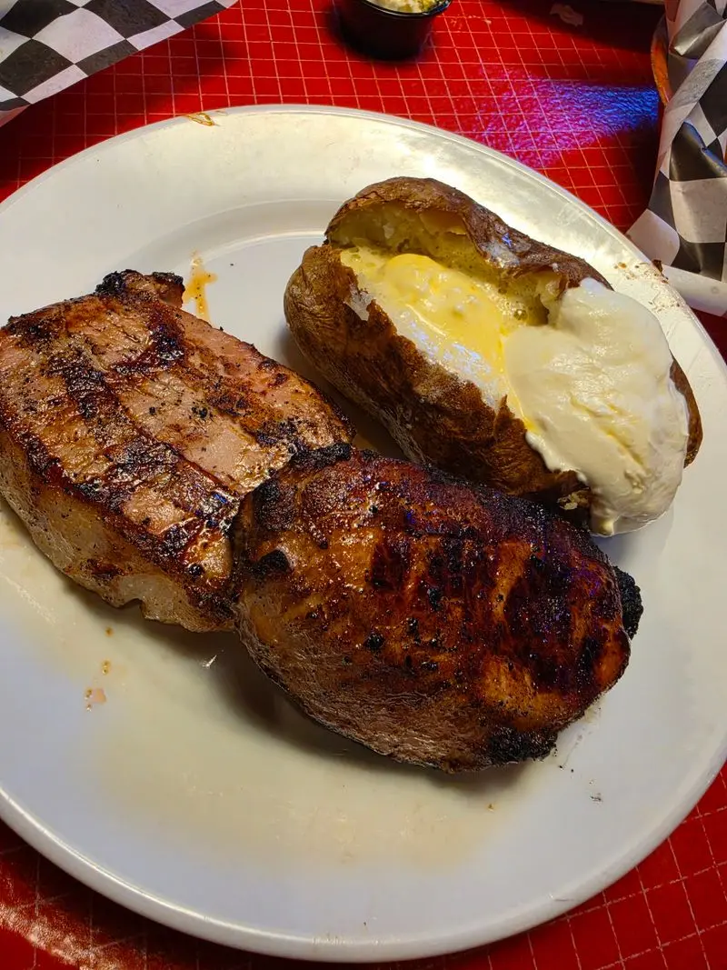 Brown Derby Road House - Ontario