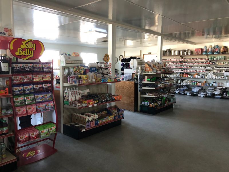 A Cash-Only Country Store Experience Worth Planning For