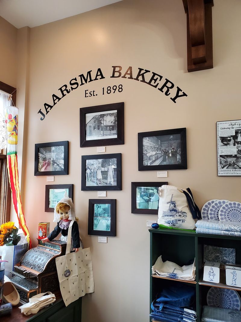 Enjoy the Small-Town Bakery Feel