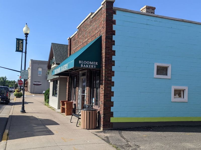 Bloomer Bakery - Bloomer