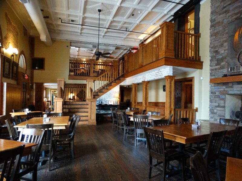 Mystic Grill, Covington - The Vampire Diaries