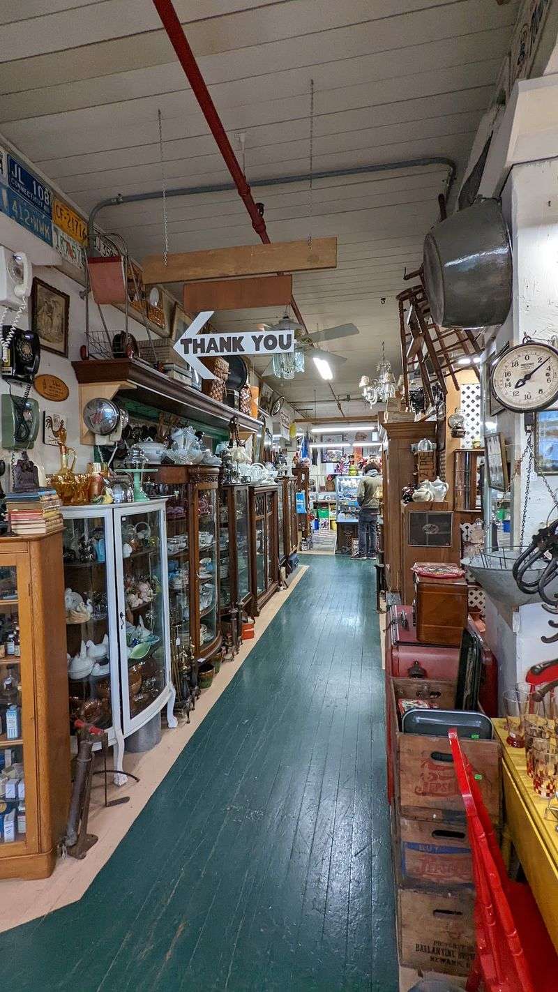 A Cozy Indoor Ramble at Flea Market at the Crossing