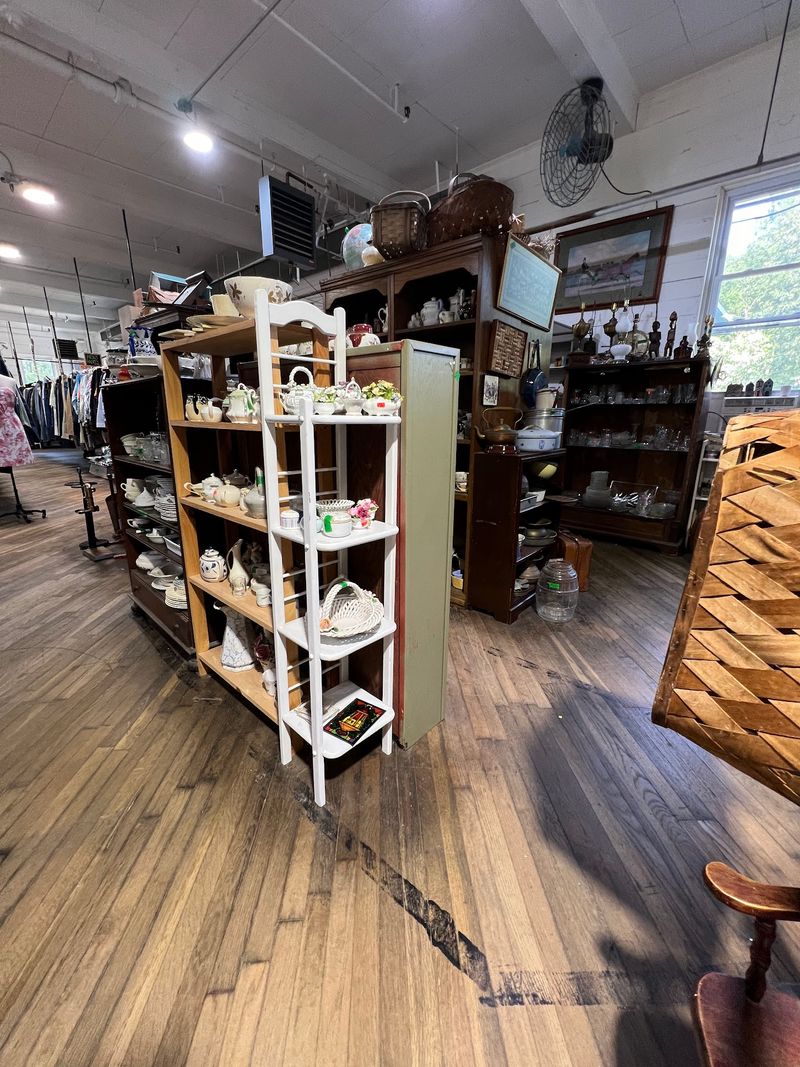 Housewares and Kitchen Treasures