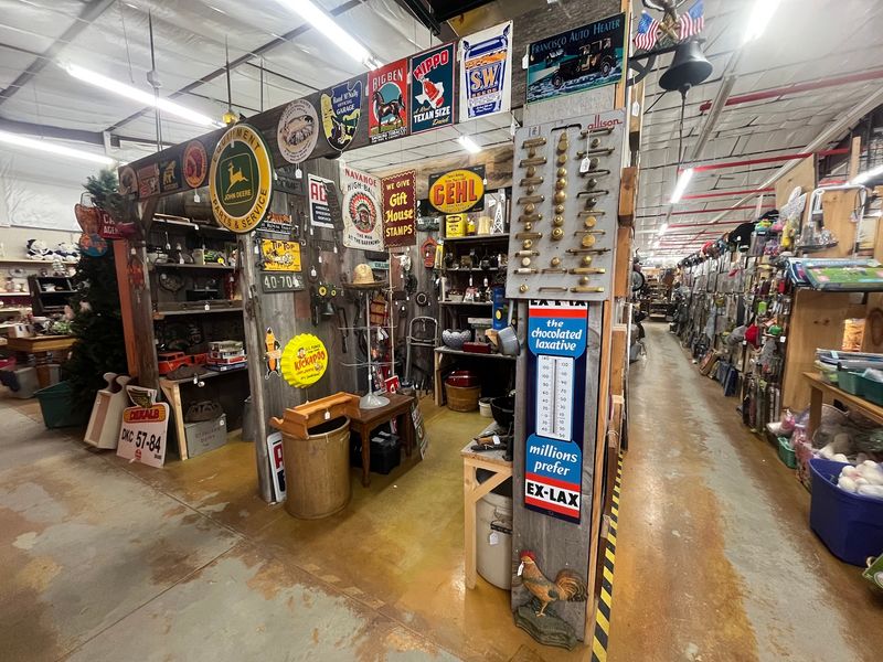 Crazy Frank's Flea Market - Readstown US-61