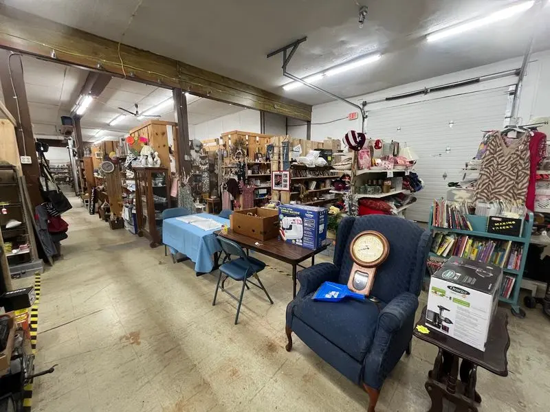 Crazy Frank's Flea Market - Readstown South 4th Street