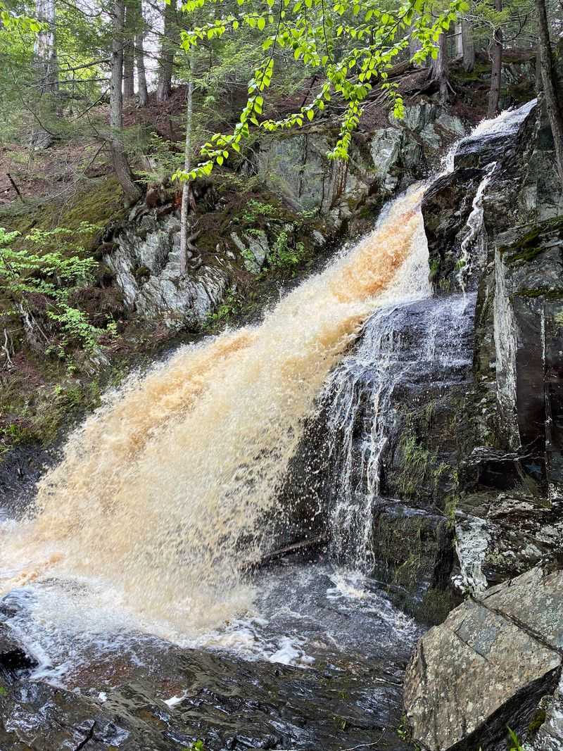 Cascade Falls Trail - Pembroke