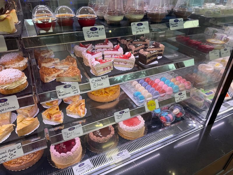 La Baguette French Bakery