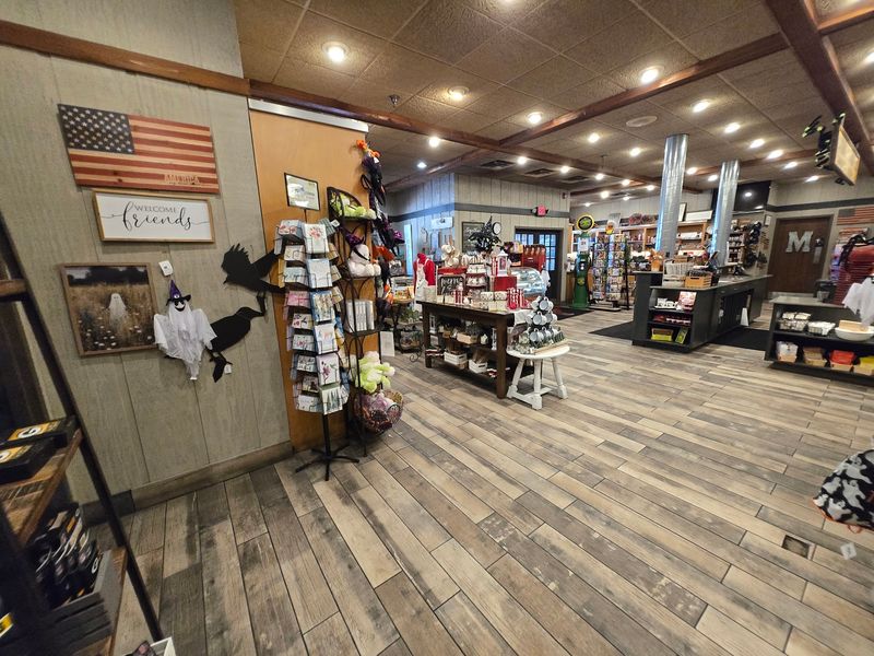 A Country Store That Turns Waiting Into Wandering