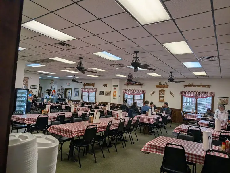 An Easygoing Stop for Locals and Travelers