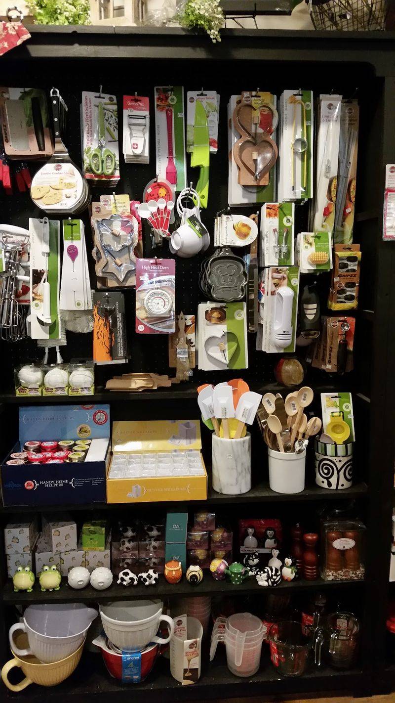 Hunt for Country-Style Gifts and Home Goods