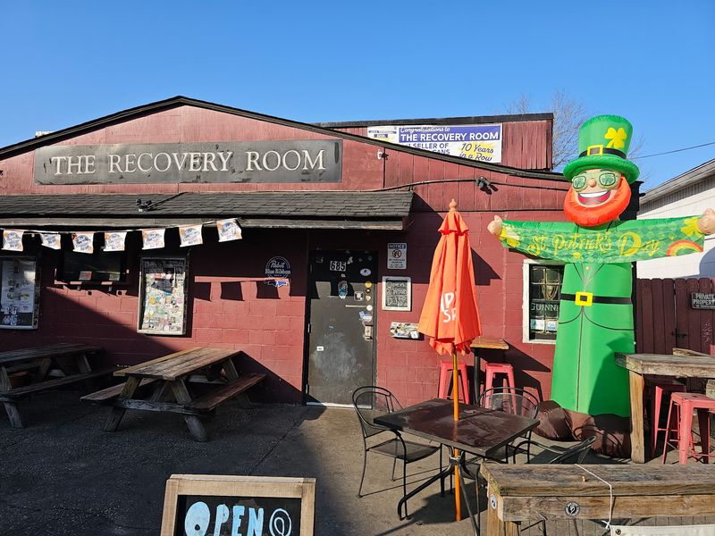 Recovery Room Tavern - Charleston