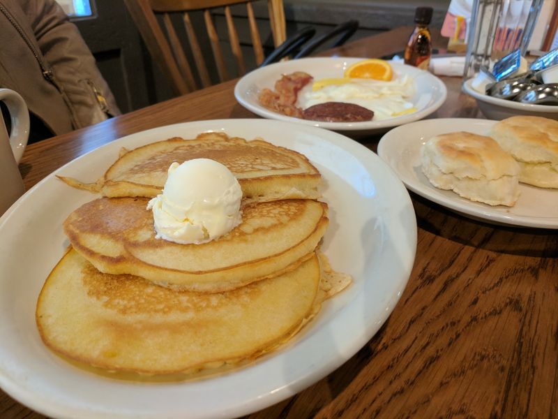 Food Stops That Help Shoppers Recharge