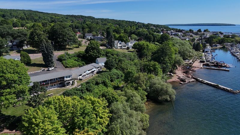 Bayfield - A Lake Superior Escape With Island Adventures