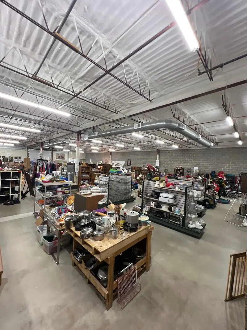 The Warehouse Flat Rate Flea Market - Beaver Dam